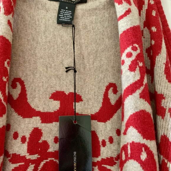 BCBG Maxazria sleeveless knit duster. Self belt included. Beige/red geo print. - Picture 3 of 6